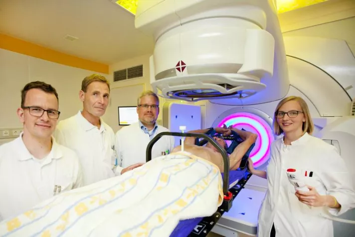 MHH-Klinik für Strahlentherapie geht mit drittem Linearbeschleuniger an den Start Bild: MHH-Klinik für Strahlentherapie geht mit drittem Linearbeschleuniger an den Start
