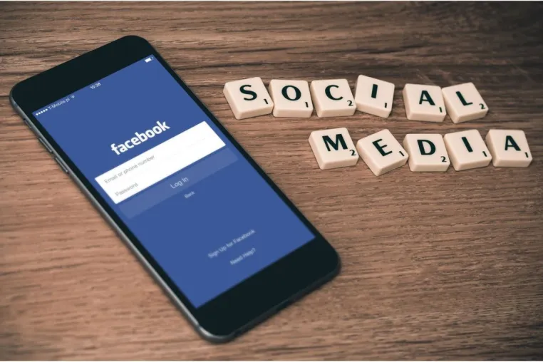 Die gravierendsten Social-Media-Fehler und ihre Lösungen - Expertenwissen von Max Weiss Bild: Die gravierendsten Social-Media-Fehler und ihre Lösungen - Expertenwissen von Max Weiss