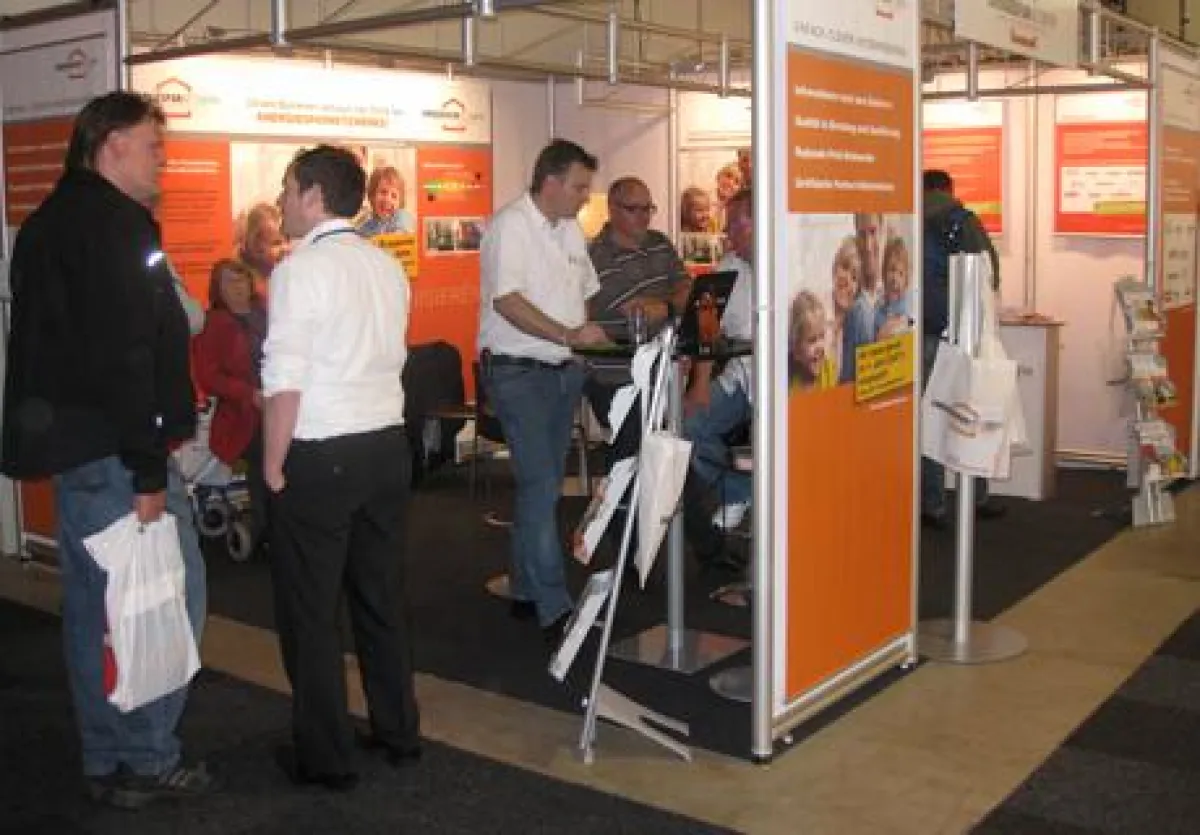 Das Messe-Team der Netzwerk-Zentrale beriet Bauherren rund um die energetische Modernisierung