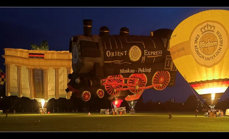 Bild: Die Kieler Woche hebt ab - Ministerpräsident steigt mit Brian Jones im Heißluftballon in die Lüfte