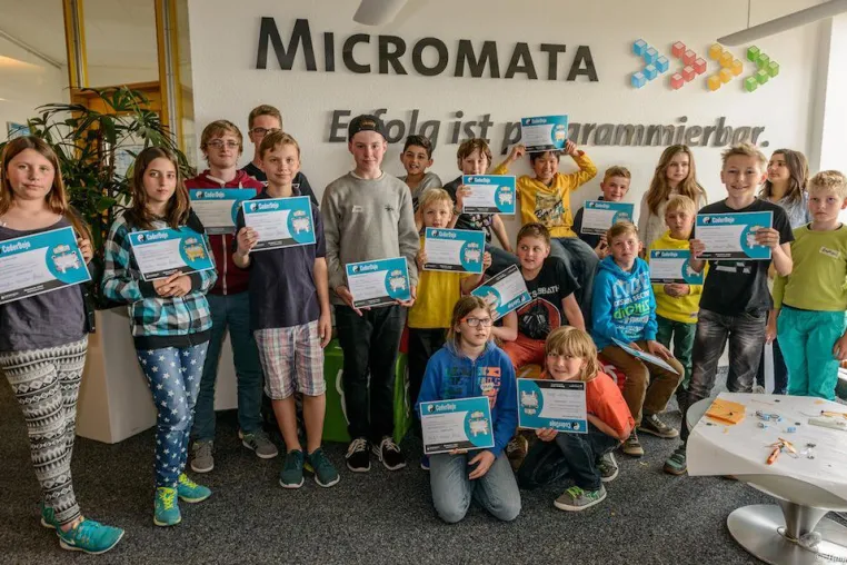 Rückblick: CoderDojo goes Mindstorm Bild: Rückblick: CoderDojo goes Mindstorm