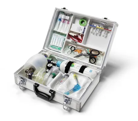 Bild: Zum Filmerfolg „Notfallsituationen in der Zahnarztpraxis“ gibt es ab sofort den Heldenkoffer!