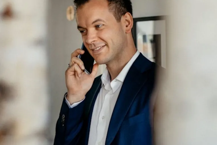 Bild: Florian Bauer mit bester Beratung für seine Kunden