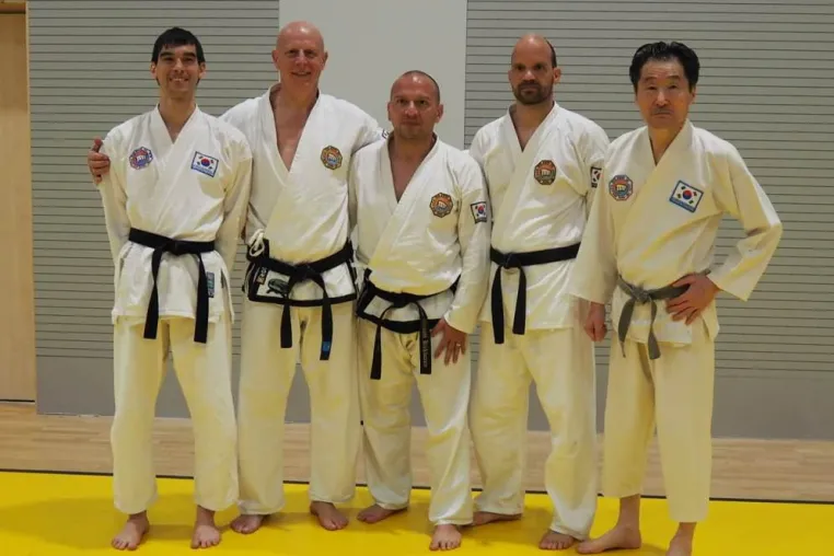 Son Jong Ho Classic Taekwondo Saarland: Eröffnungslehrgang mit Großmeister SON Bild: Son Jong Ho Classic Taekwondo Saarland: Eröffnungslehrgang mit Großmeister SON