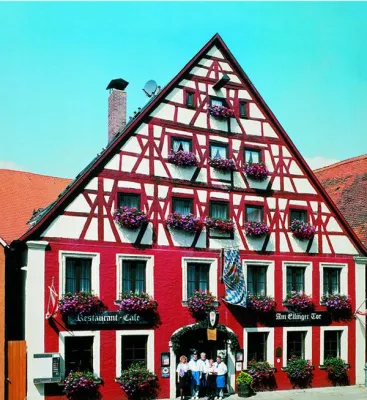 Bild: Seit zehn Jahren ist das Hotel „Am Ellinger Tor“ unter den TOP 10 der Beliebtesten Hotels Deutschlands