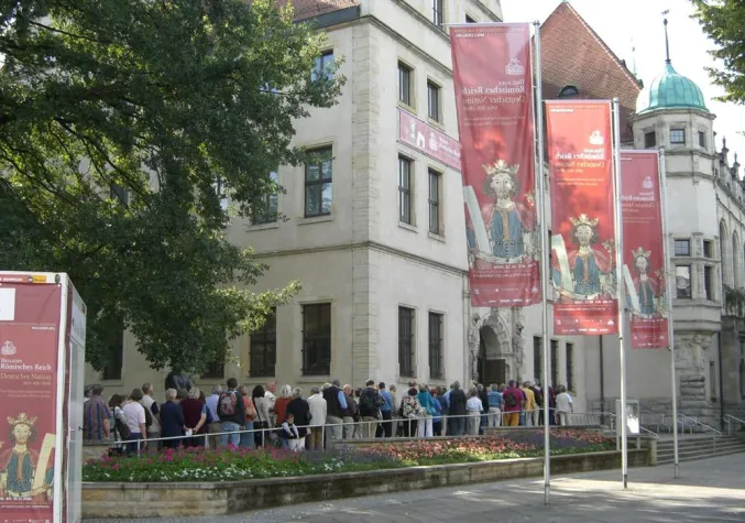 Überwältigendes Interesse an Mittelalterausstellung Bild: Überwältigendes Interesse an Mittelalterausstellung