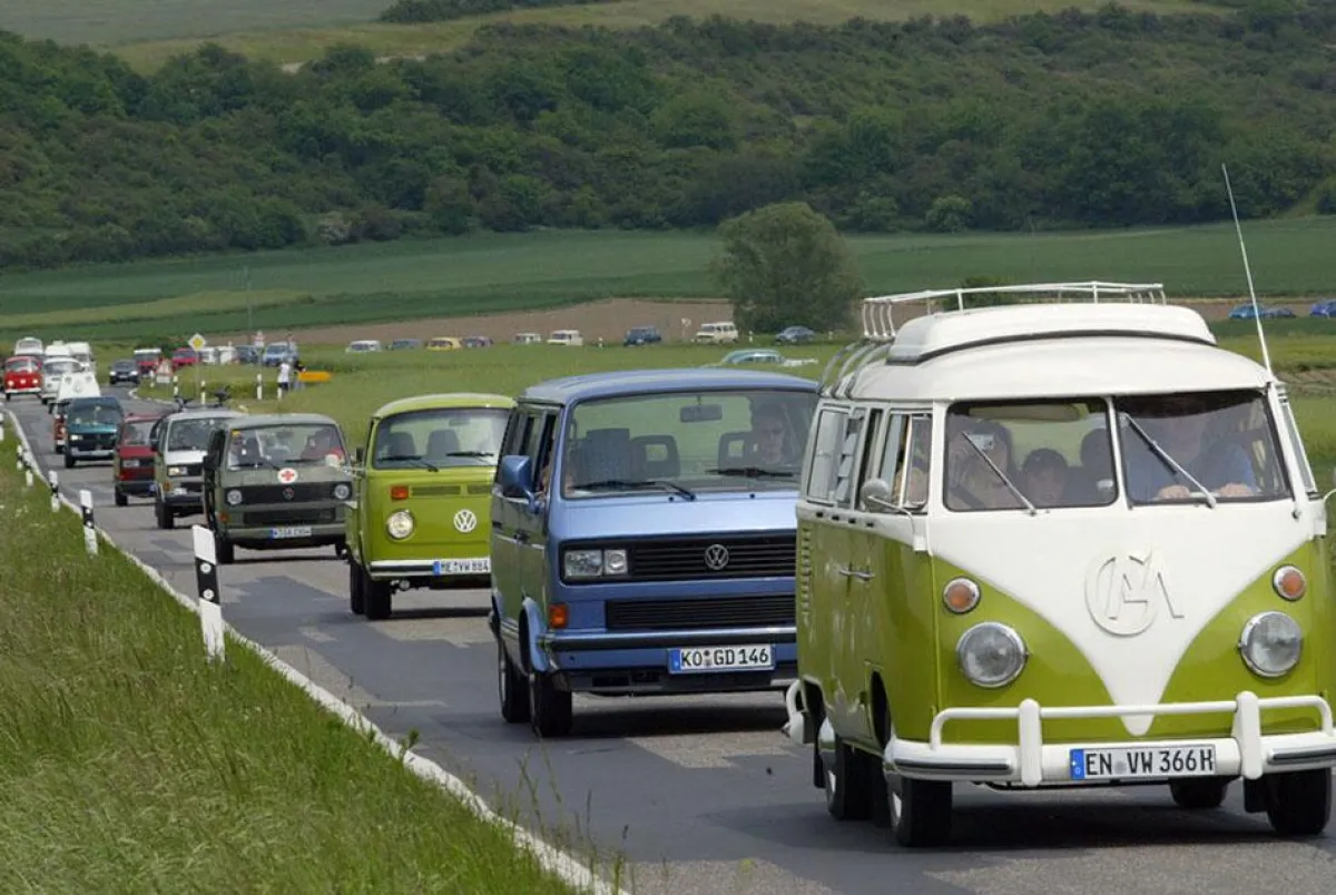 Die nächste links, dann immer geradeaus: Bullis auf dem Weg nach Gronau
