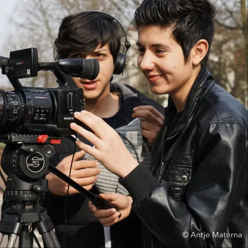 Mix It! – Einheimische und geflüchtete Jugendliche machen gemeinsam Kurzfilme Bild: Mix It! – Einheimische und geflüchtete Jugendliche machen gemeinsam Kurzfilme