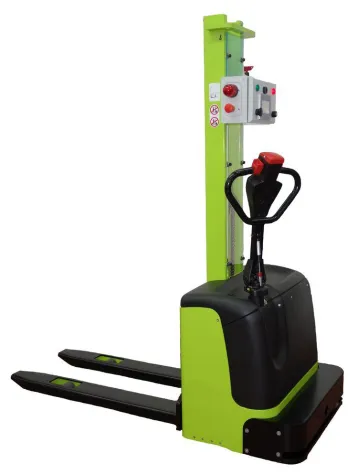 Bild: LogiMAT 2015 - S-ELEKTRONIK Fahrerlose Transportsysteme und der "Logistic-JET"