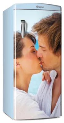 Bild: Coole Leidenschaft - Zum "Tag des Kusses" Ungewöhnliches Kühlschrankdesign für die Küche