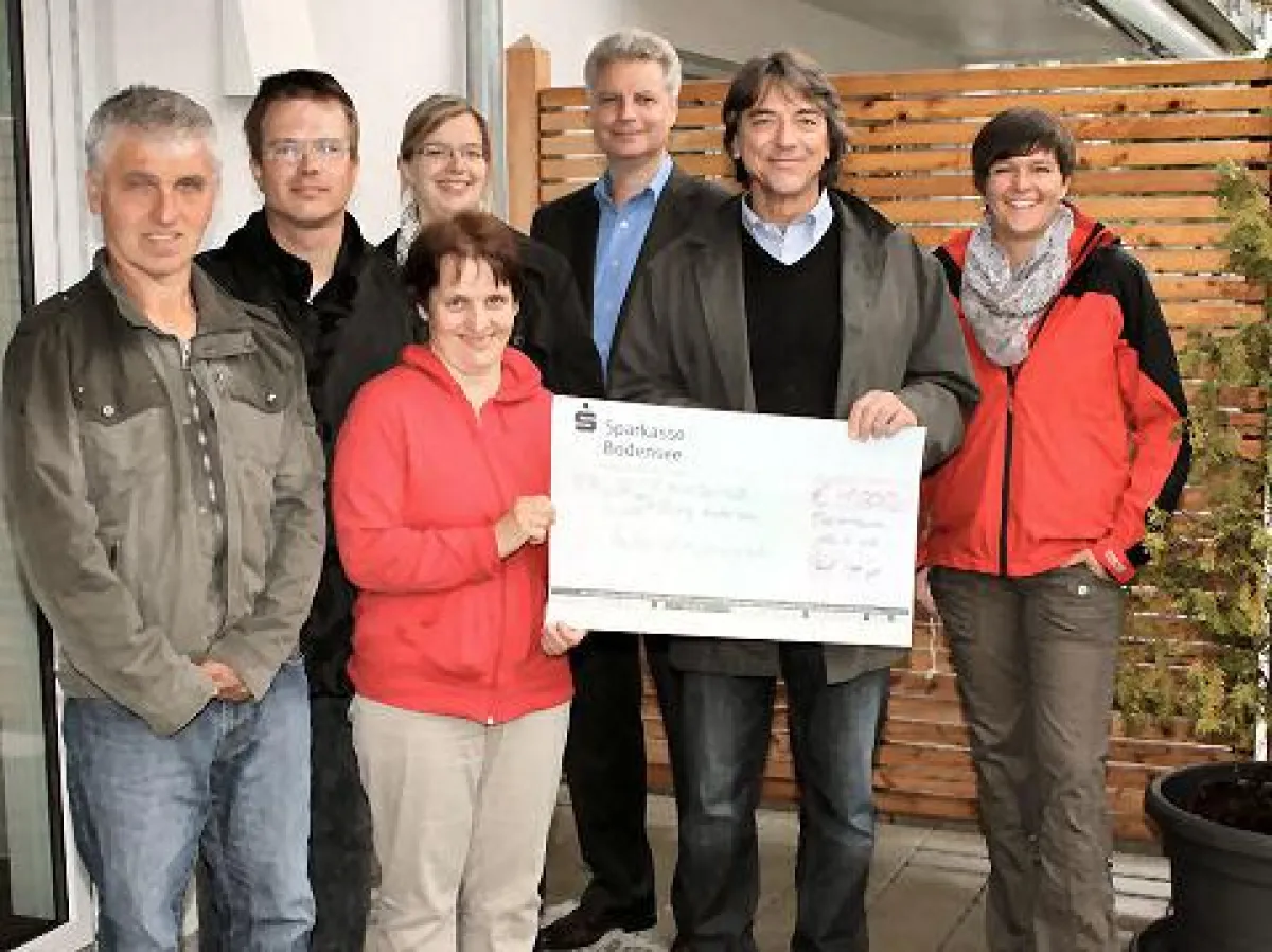 Das Unternehmen Gisoton unterstützt die Wandergruppe der St. Gallus-Hilfe mit 1.000 €.