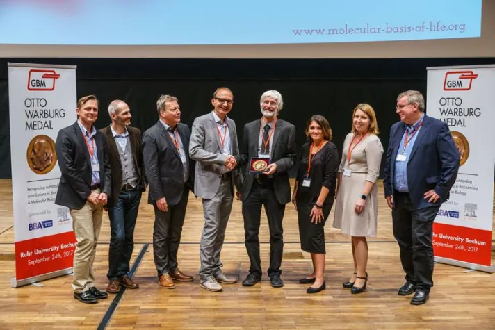 Prof. Dr. Stefan Jentsch erhält posthum die Otto-Warburg-Medaille 2017 Bild: Prof. Dr. Stefan Jentsch erhält posthum die Otto-Warburg-Medaille 2017