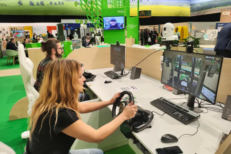 Mediacolor.tv und Genokom feiern erfolgreiches E-Sport-Event auf der Grünen Woche 2025 Bild: Mediacolor.tv und Genokom feiern erfolgreiches E-Sport-Event auf der Grünen Woche 2025