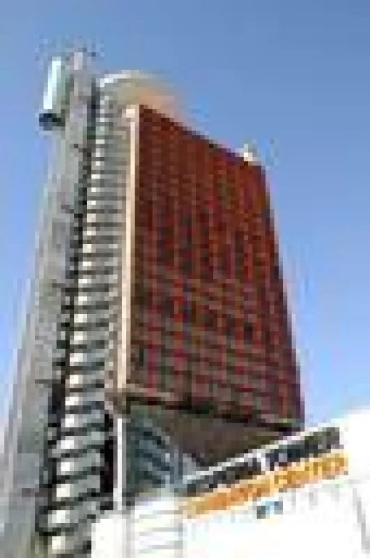 Hesperia Hotels: Außenansicht des Hesperia Towers
