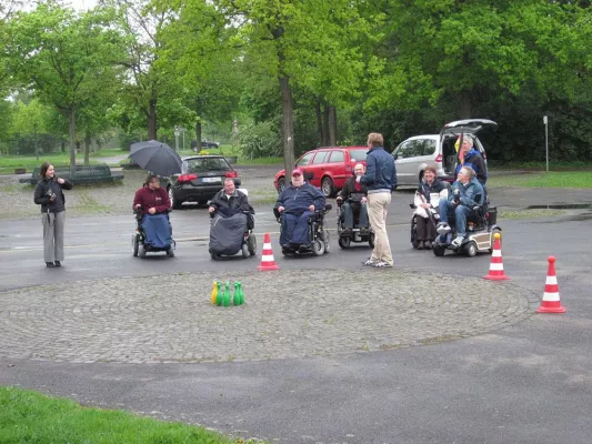 Bild: E-Rollstuhl Wandertag