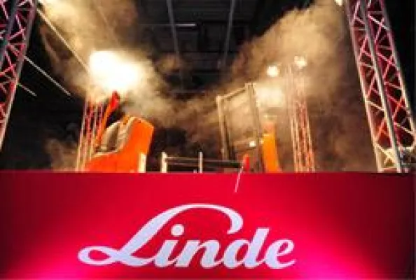 Bild: „Passion 4RED“ - upstairs inszeniert und motiviert erstmals für Linde Material Handling GmbH