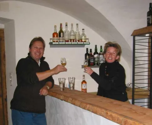 Bild: Smallest Whisky Bar on earth schließt Baumaßnahmen vorzeitig ab