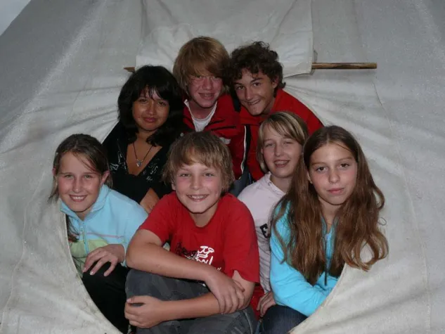 Englisch lernen im Tipi: Spaß in den Sommerferien im Abenteuer-Camp am Bodensee Bild: Englisch lernen im Tipi: Spaß in den Sommerferien im Abenteuer-Camp am Bodensee