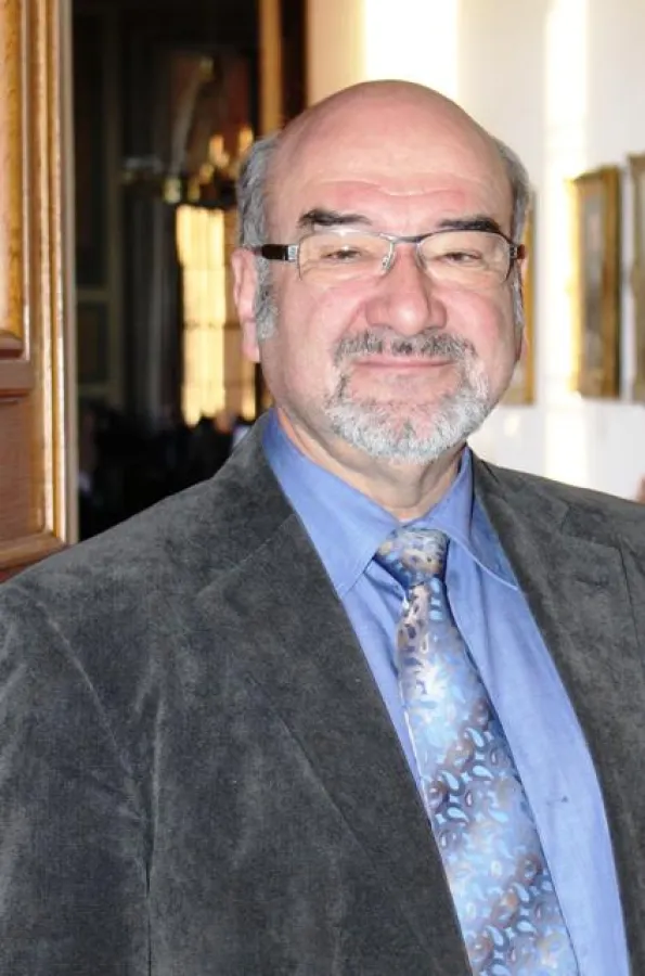 Prof. (Univ. Lima) Dr. Peter Bauer