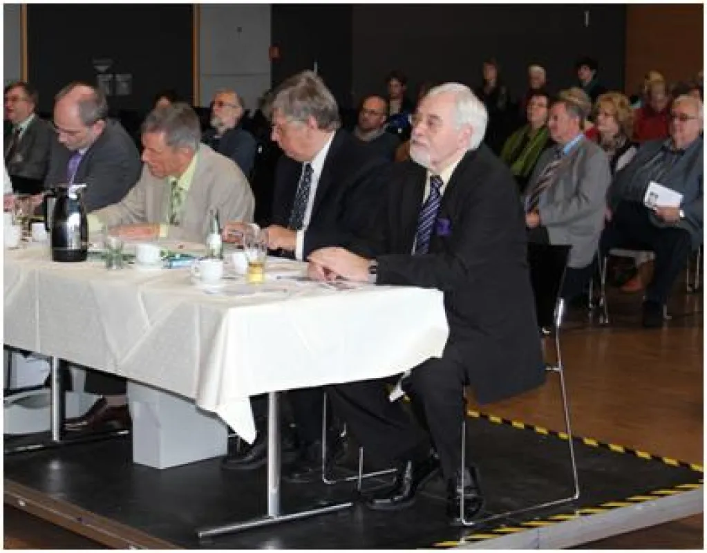Der kritischen Jury entgeht kein Detail. 2.v.l. Verbands-Chorleiter MD Michael Rinscheid.