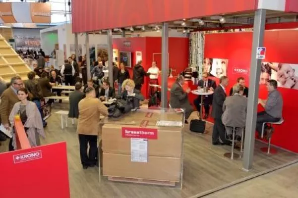 Bild: SWISS KRONO GROUP beeindruckt Branchenprofis mit Innovationen und Wald-Engagement auf der DACH+HOLZ 2012