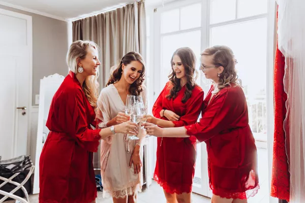 Bild: Zweifacher Wedding Award Gewinner verschenkt Paar Fotoshooting für Brautpaare!