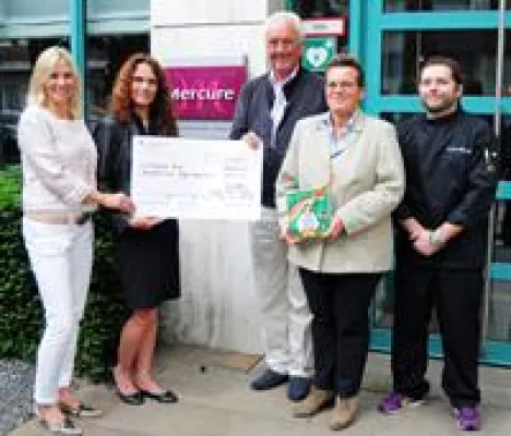 Bild: Mercure Hotel Düsseldorf Hafen grillte für das Kinderhospiz Regenbogenland