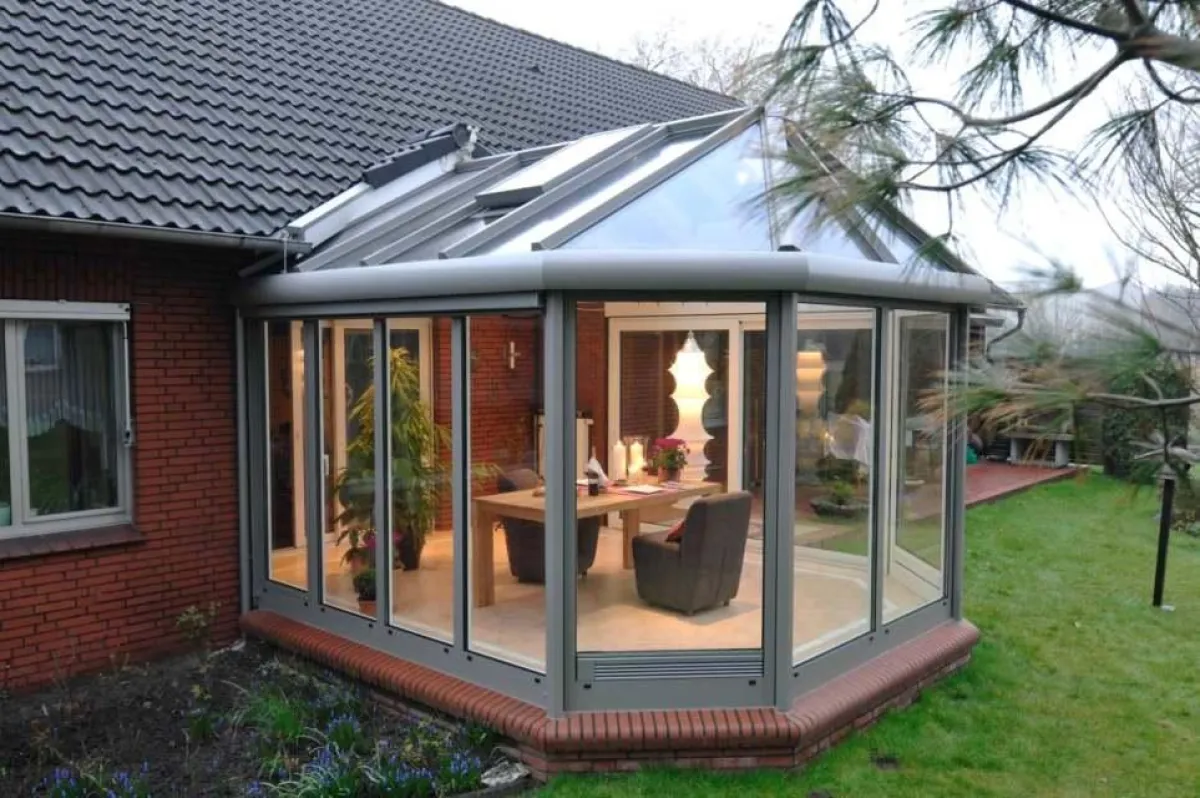 Ein guter Wintergartenbauer sollte nicht nur sein Handwerk beherrschen, sondern auch bei Kundenfindung und -bindung versiert sein. TS Aluminium will mit einer Reihe von Seminaren die Verkaufskompetenz