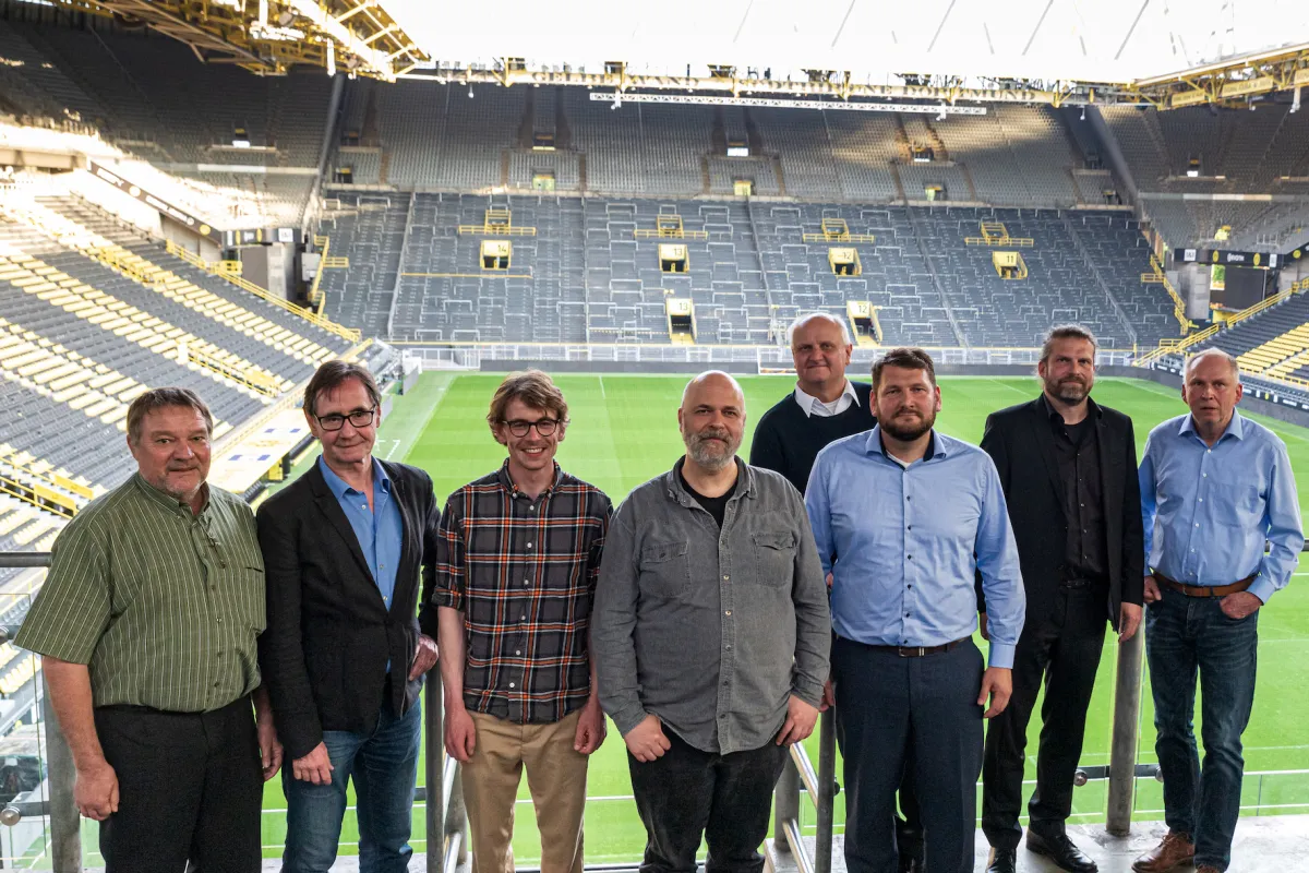 Vorstand und Aufsichtsrat der GWG Hombruch-Barop eG nach der Mitgliederversamlung im BVB Stadion (© GWG)