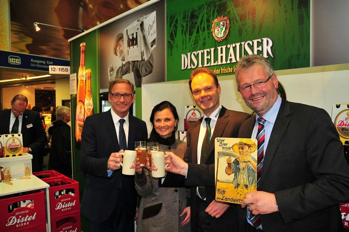 Prominenter Besuch am Stand der Distelhäuser Brauerei auf der Grünen Woche 2014