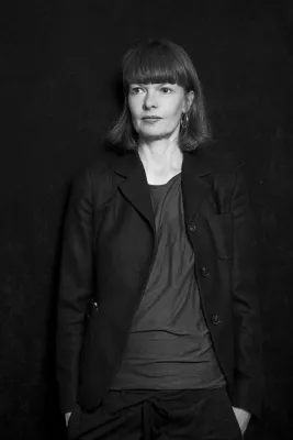 Bild: Dr. Astrid Mania erhält ADKV-ART COLOGNE Preis für Kunstkritik 2013