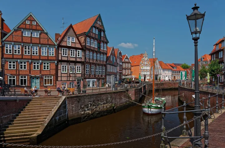Bild: Historie trifft Zukunft - die alte Hansestadt Stade