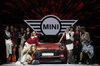 CENTRESTAGE - Hongkonger Modeevent gibt jungen Designern eine Bühne Bild: CENTRESTAGE - Hongkonger Modeevent gibt jungen Designern eine Bühne