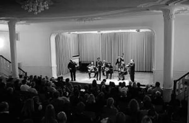 6. Elbinsel-Gipsy-Festival am 11. und 12. April 2014 im Bürgerhaus Wilhelmsburg Bild: 6. Elbinsel-Gipsy-Festival am 11. und 12. April 2014 im Bürgerhaus Wilhelmsburg