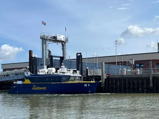 Bild: Neuer Anleger für den Inselexpress in Norddeich