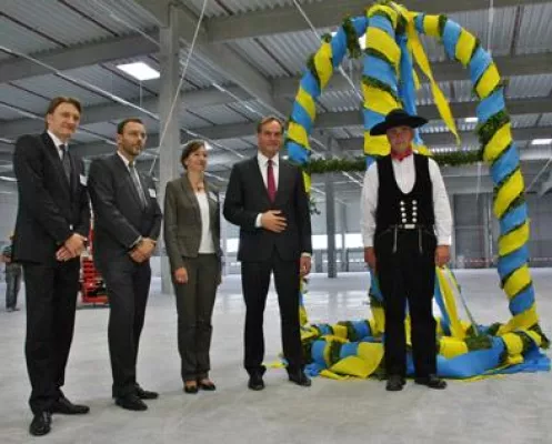 Bild: Goodman: Richtfest für das neue Logistikzentrum von DB Schenker Logistics in Leipzig