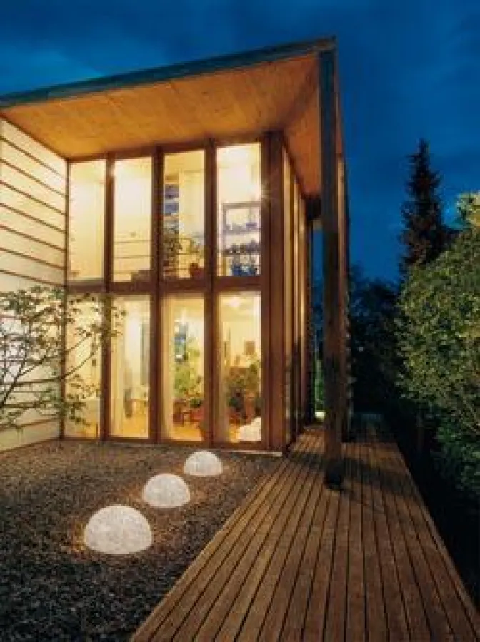 Am 1. September beginnt der Ausstieg aus der Glühlampen-Technologie. Er dauert bis 2012. Die Umstellung auf effiziente Lampen spart in Deutschland jährlich 7,5 Milliarden Kilowattstunden und umgerechn