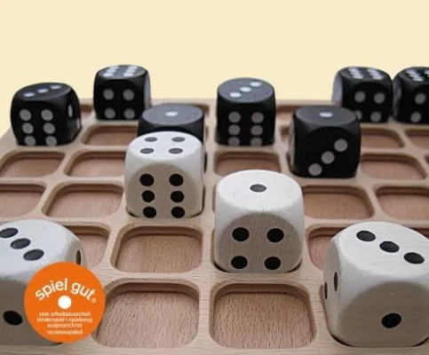 Bild: intellego holzspiele unter dem Dach von GALERIA Kaufhof auf der Messe „Die 66“