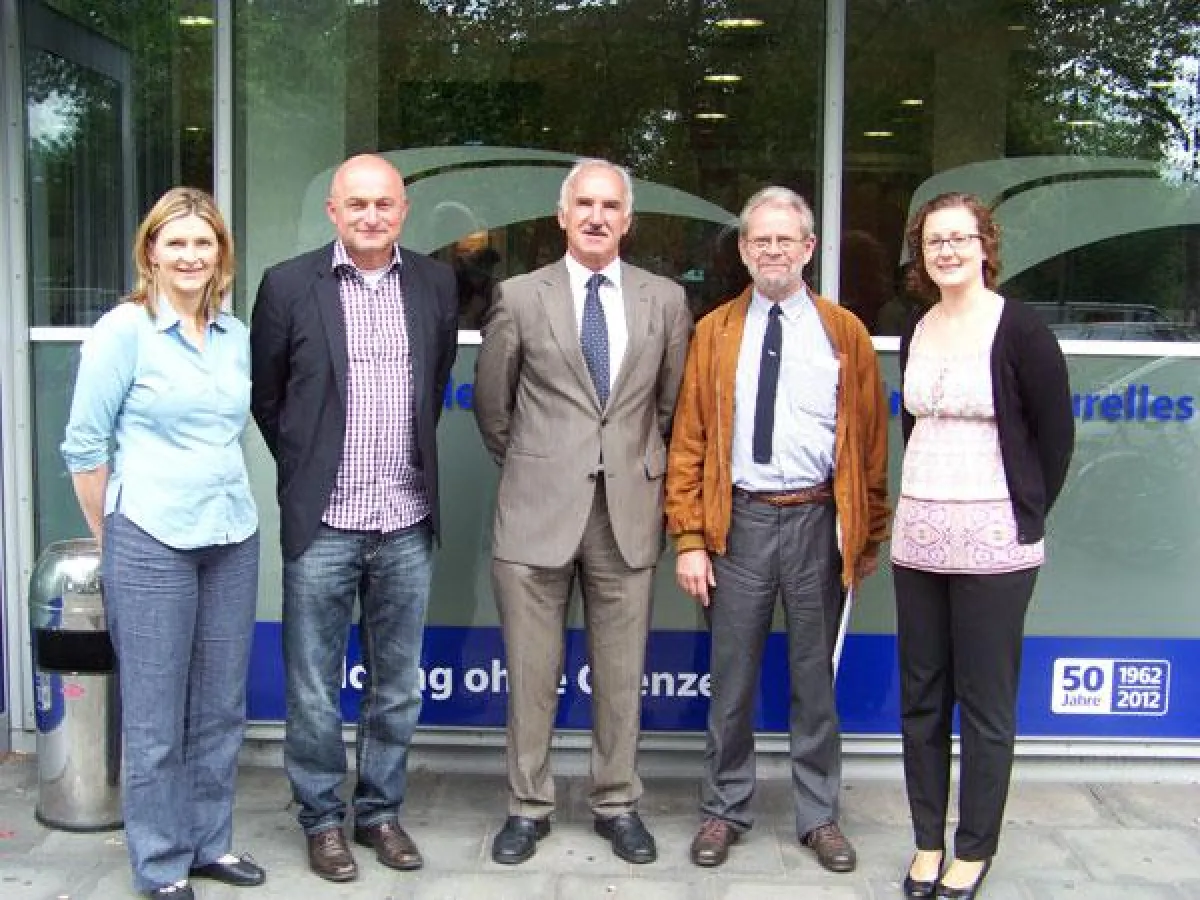 Deutscher Botschafter Malaysia, Dr. Günter Gruber (Mitte) mit dem Malaysiateam der Carl Duisberg Cen