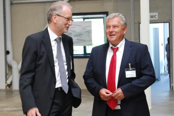 Bild: EPUCRET eröffnet feierlich neues Schleifzentrum in Bessenbach