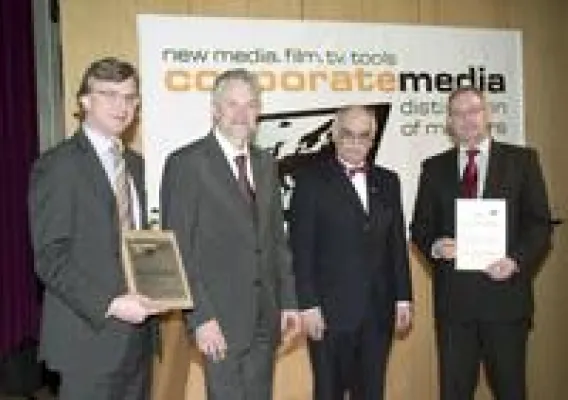 Bild: Auszeichnung für Web-to-Print-Anwendung - „Master of Excellence“ für die Software-Lösung „Vit2Print“ verliehen