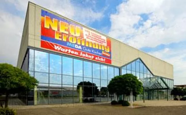 Bild: MEDA eröffnet in Köln Europas größten Fachmarkt für Einbauküchen