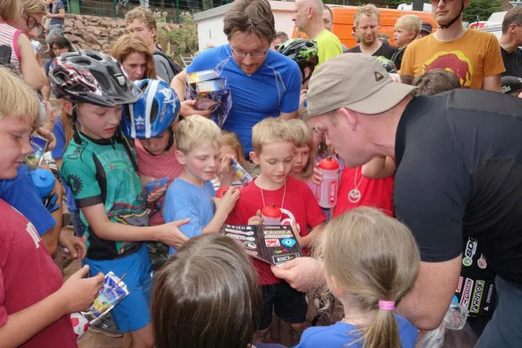 Radsport als Suchtprävention für Jugendliche Bild: Radsport als Suchtprävention für Jugendliche