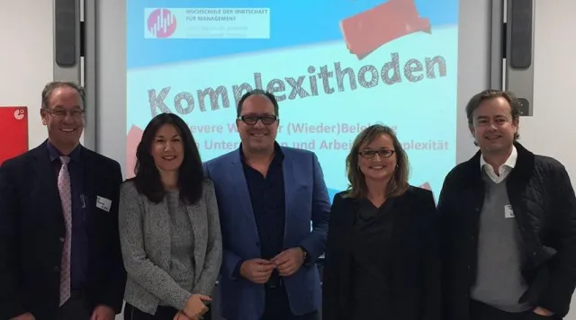 Bild: Komplexithoden: Eine Bücherlesung der besonderen Art, Autoren Niels Pfläging u. Silke Hermann bei HdWM zu Gast