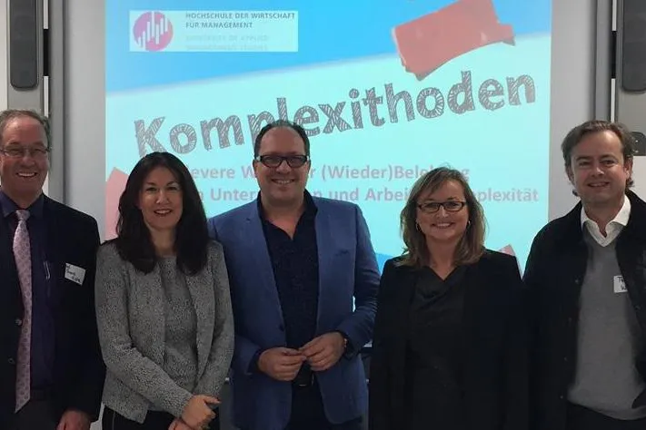 Bild: Komplexithoden: Eine Bücherlesung der besonderen Art, Autoren Niels Pfläging u. Silke Hermann bei HdWM zu Gast