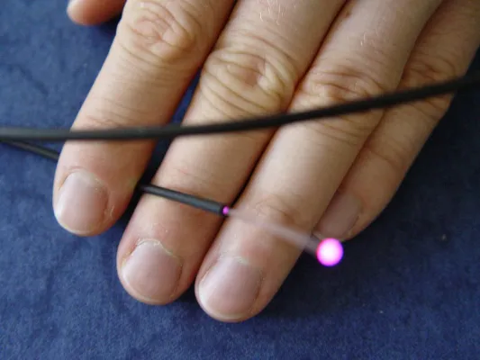 Bild: Einführungslehrgang zum Netzwerkaufbau mit innovativer optischer Faser