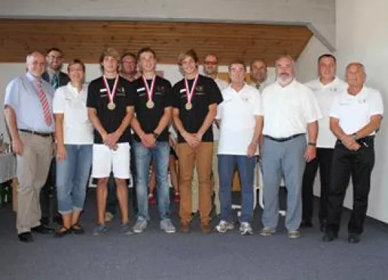 Bild: Ehre, wem Ehre gebührt: Die erfolgreichen Deutschen Schülermeister der LG Landkreis Roth