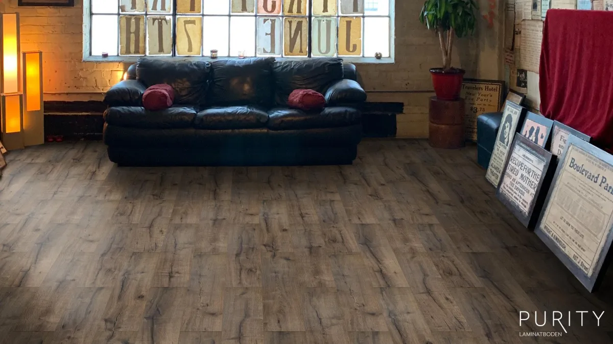 Das Dekor 'Douglasie antik' aus der Purity-Kollektion Glow Bio-Selection. Holz Design Moers GmbH.