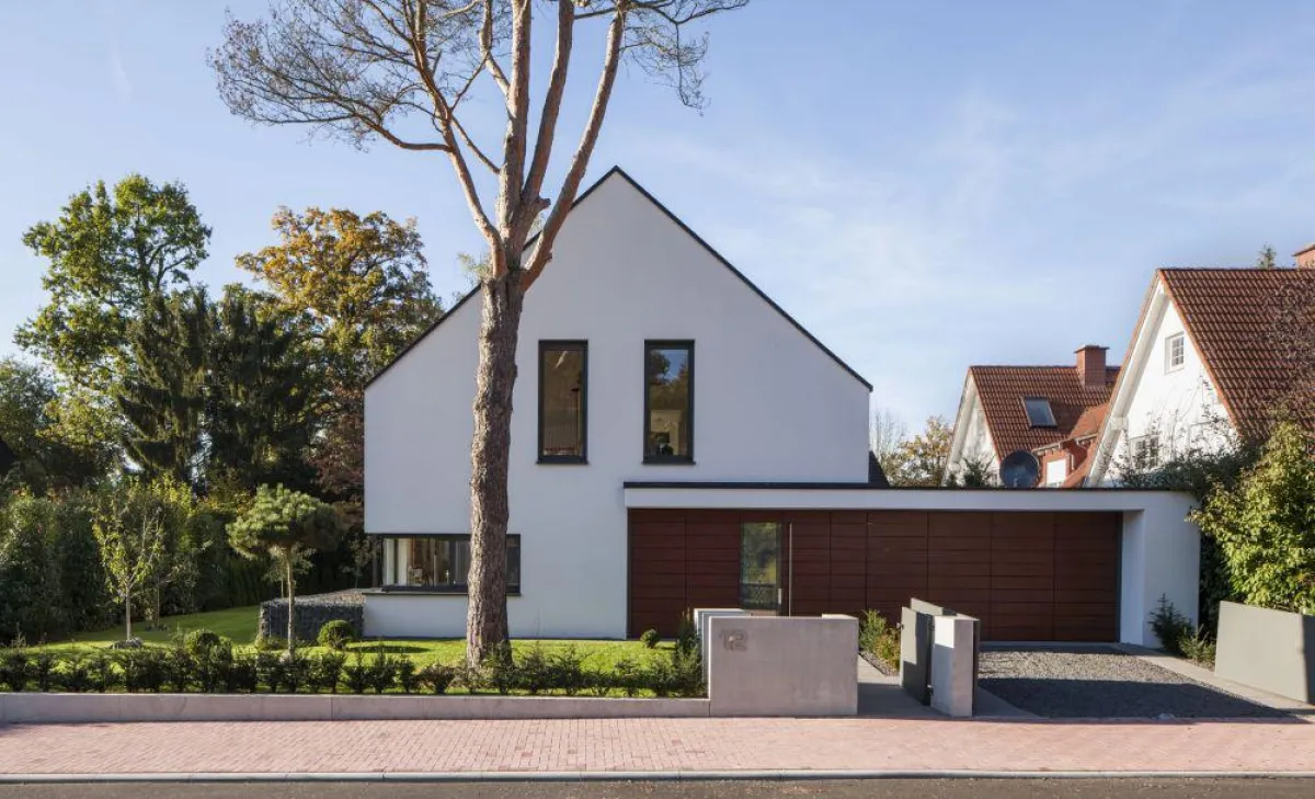 Architektenhaus in massiver Ziegelbauweise. Foto: Lebensraum Ziegel / Poroton / J. Vogt
