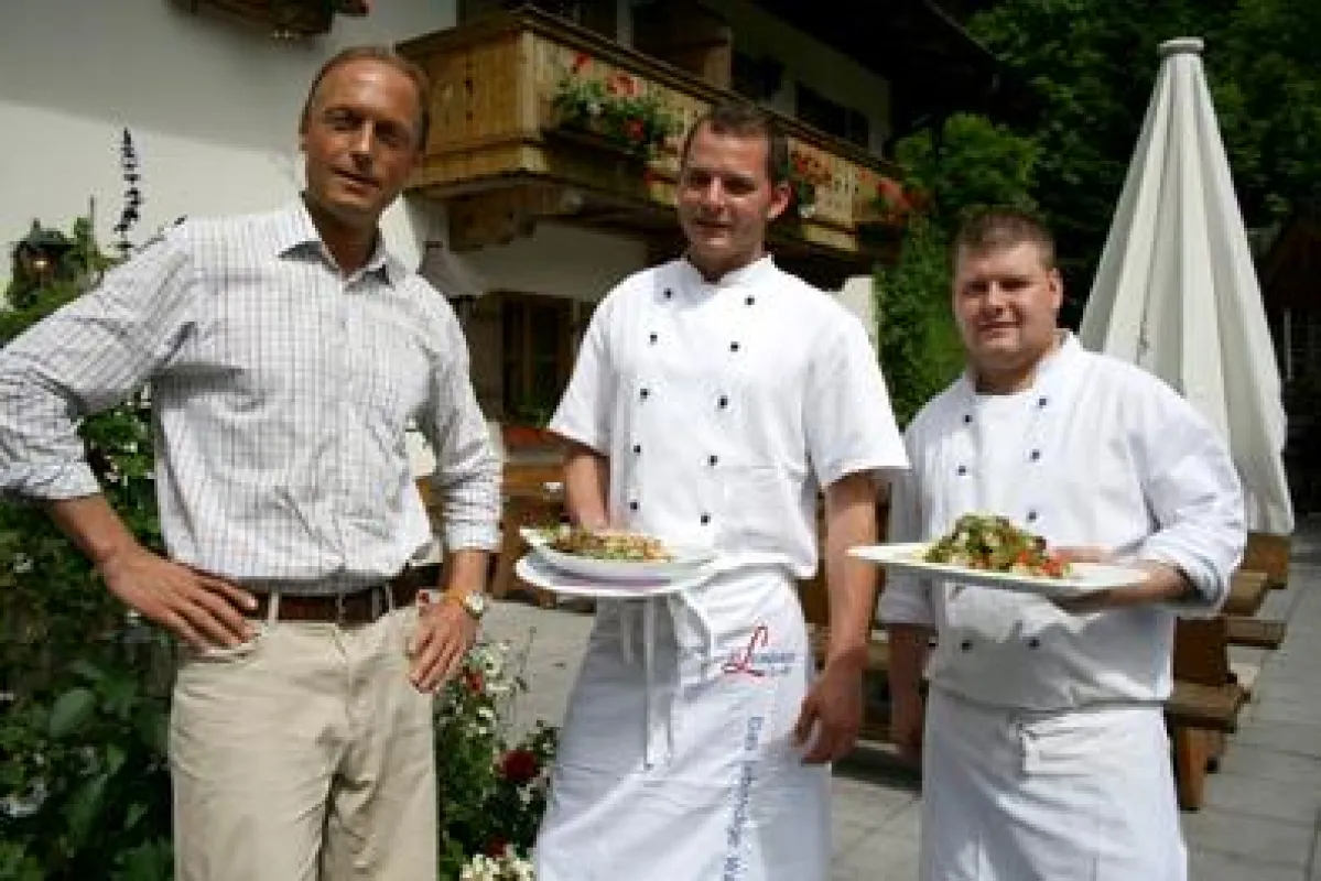 Gourmet-Vital Kreateur Werner Langbauer mit den beiden Vital-Köchen vom